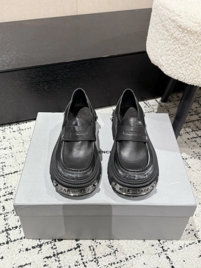 Balenciaga 2025 SS Loafers with Retro Design and Lightweight TPU Sole - KFY00320