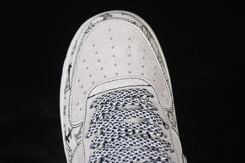 Nike Air Force 1 '07 Low Casual Sneakers with Gray and White Patterned Design - SY1388-030