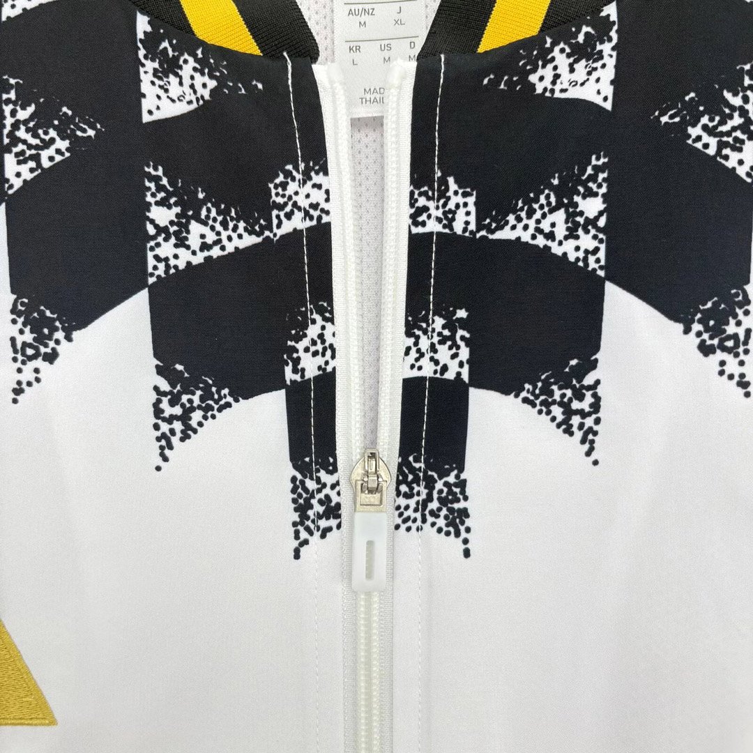 26/27 Juventus  White Full Zipper Windbreaker Jacket